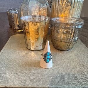 *FREE GIFT GIVEAWAY* NEW silvery faux turquoise ring
size 6.5
vintage look